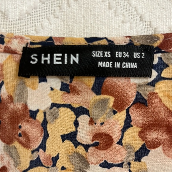 Dress - Picture 3 of 4